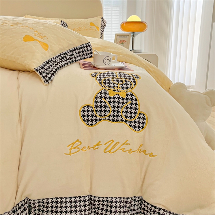 91家纺网 家纺一手货源 找家纺 （总）吾秀 2022 元气熊刺绣牛奶绒四件套 绣花四件套