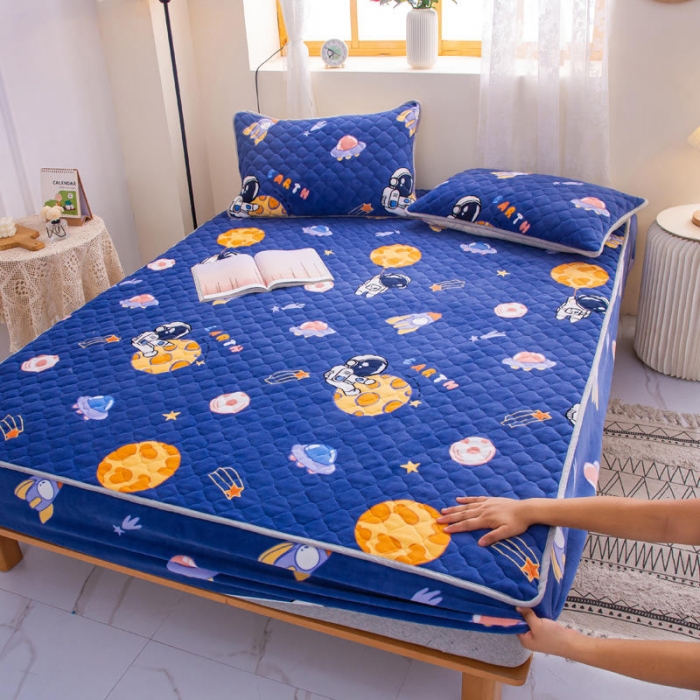 91家纺网 家纺一手货源 找家纺 小虾米 2022新款大床牛奶绒夹棉床笠 遨游太空