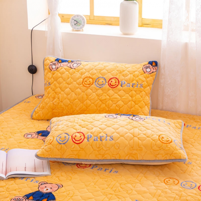 91家纺网 家纺一手货源 找家纺 小虾米 2022新款大床牛奶绒夹棉床笠 巴黎熊