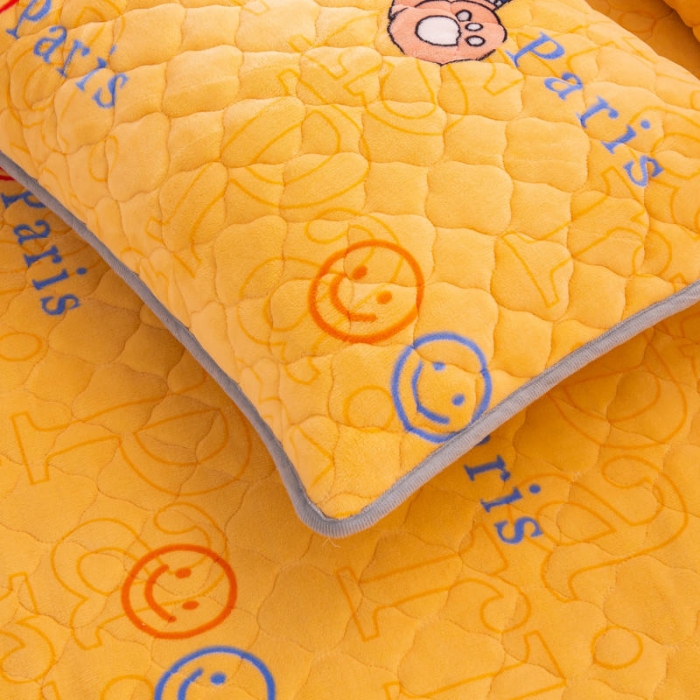 91家纺网 家纺一手货源 找家纺 小虾米 2022新款大床牛奶绒夹棉床笠 巴黎熊