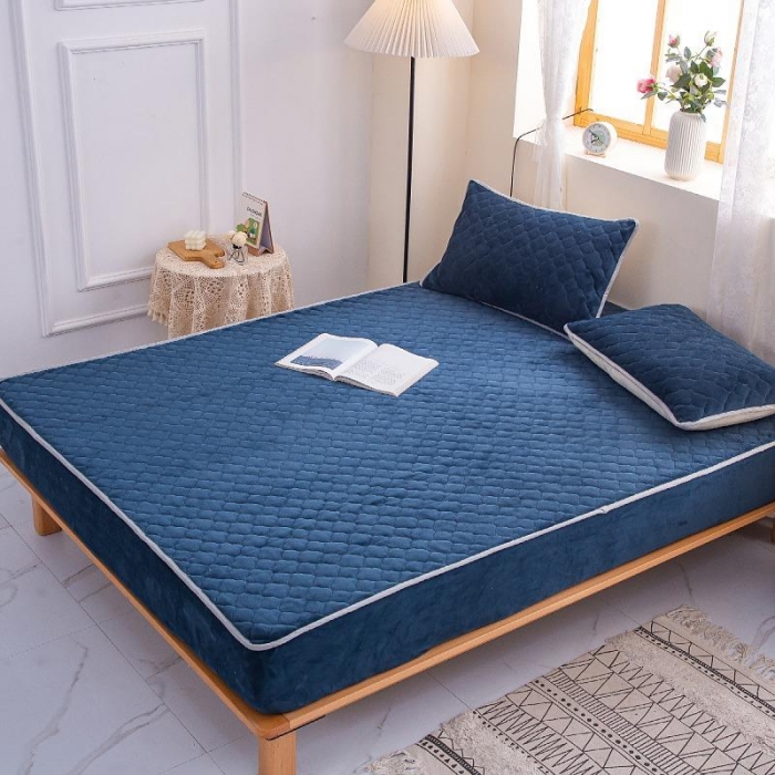 91家纺网 家纺一手货源 找家纺 小虾米 2022新款大床牛奶绒夹棉床笠 宝蓝