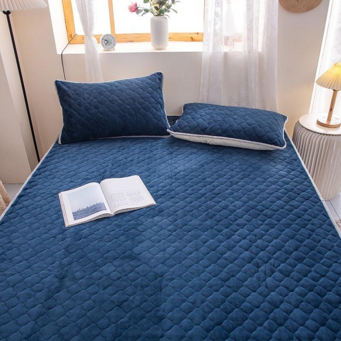 91家纺网 家纺一手货源 找家纺 小虾米 2022新款大床牛奶绒夹棉床笠 宝蓝