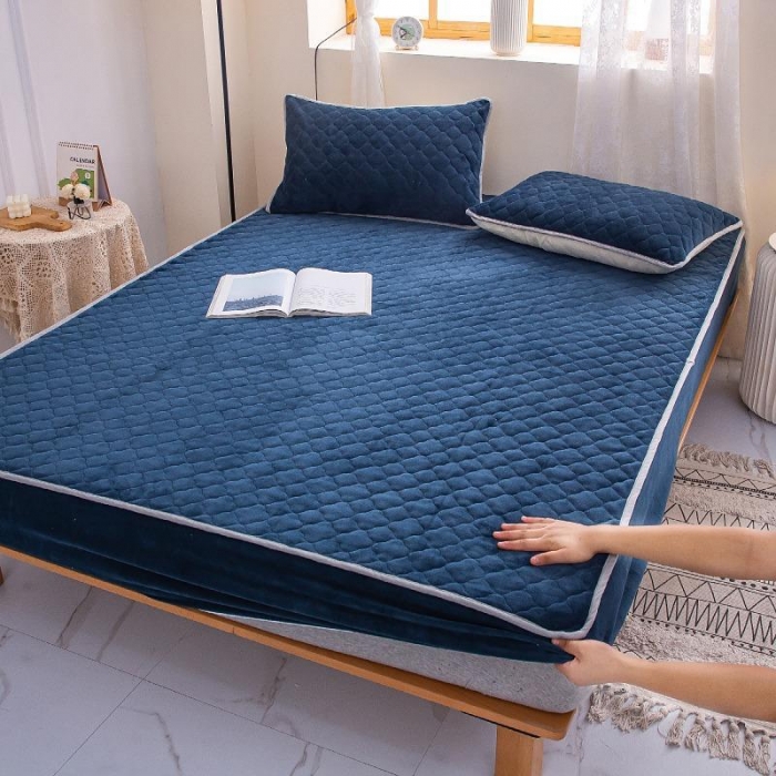 91家纺网 家纺一手货源 找家纺 小虾米 2022新款大床牛奶绒夹棉床笠 宝蓝