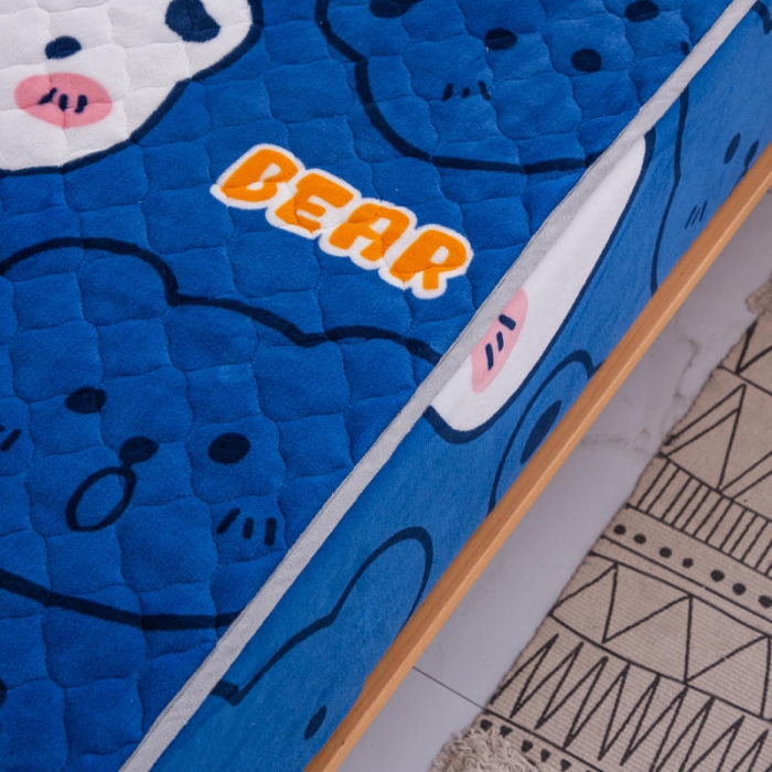 91家纺网 家纺一手货源 找家纺 小虾米 2022新款大床牛奶绒夹棉床笠 双影熊