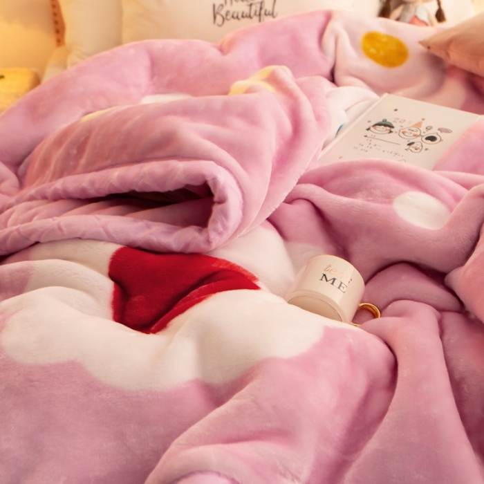 91家纺网 家纺一手货源 找家纺 金奇达 2022新款双层加厚保暖大版卡通拉舍尔毛毯 一朵小花