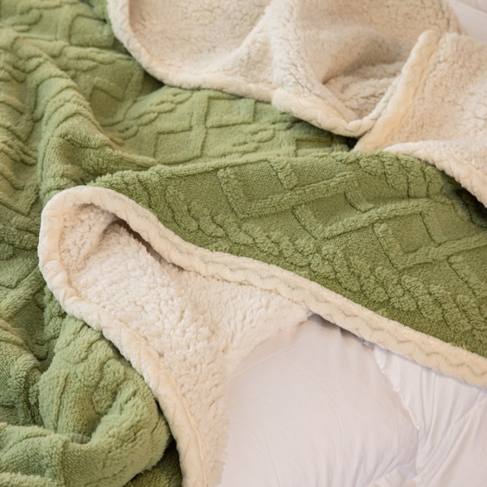 91家纺网 家纺一手货源 找家纺 卡琪曼 2022双面塔芙绒羊羔绒毛毯办公室午睡盖毯子 绿色