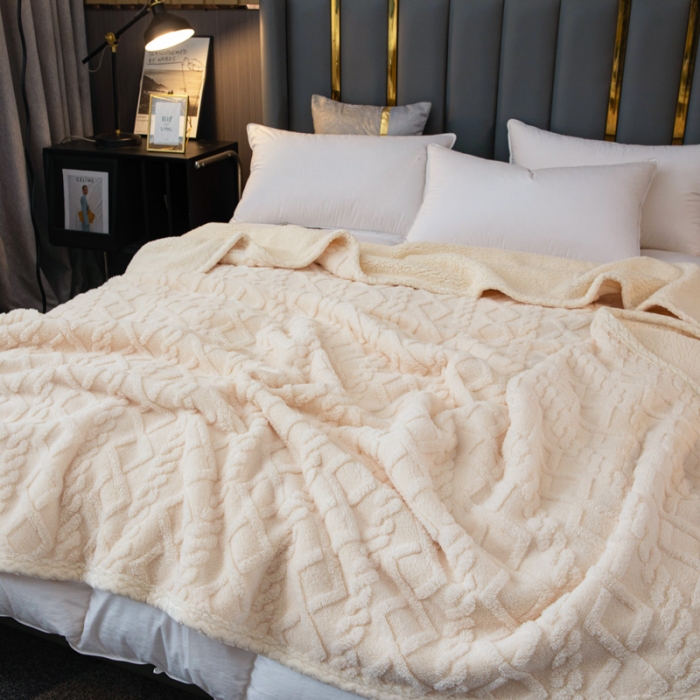 91家纺网 家纺一手货源 找家纺 卡琪曼 2022双面塔芙绒羊羔绒毛毯办公室午睡盖毯子 米白色