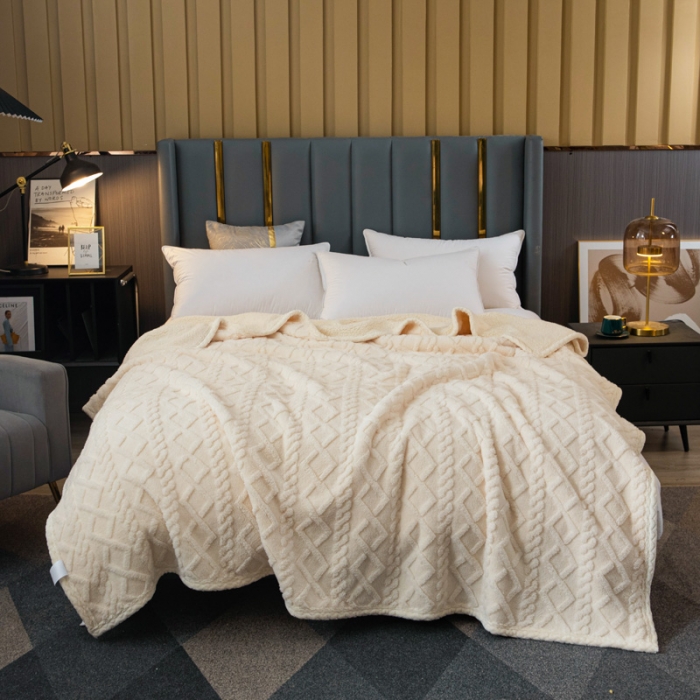 91家纺网 家纺一手货源 找家纺 卡琪曼 2022双面塔芙绒羊羔绒毛毯办公室午睡盖毯子 米白色