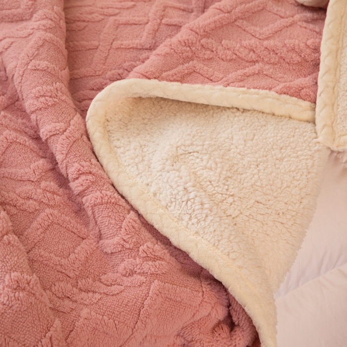 91家纺网 家纺一手货源 找家纺 卡琪曼 2022双面塔芙绒羊羔绒毛毯办公室午睡盖毯子 粉色