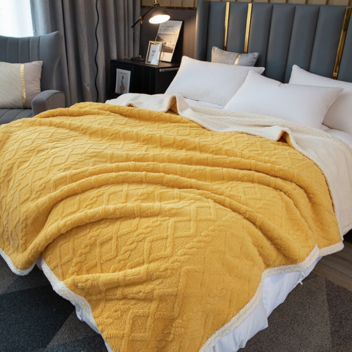 91家纺网 家纺一手货源 找家纺 卡琪曼 2022双面塔芙绒羊羔绒毛毯办公室午睡盖毯子 黄色