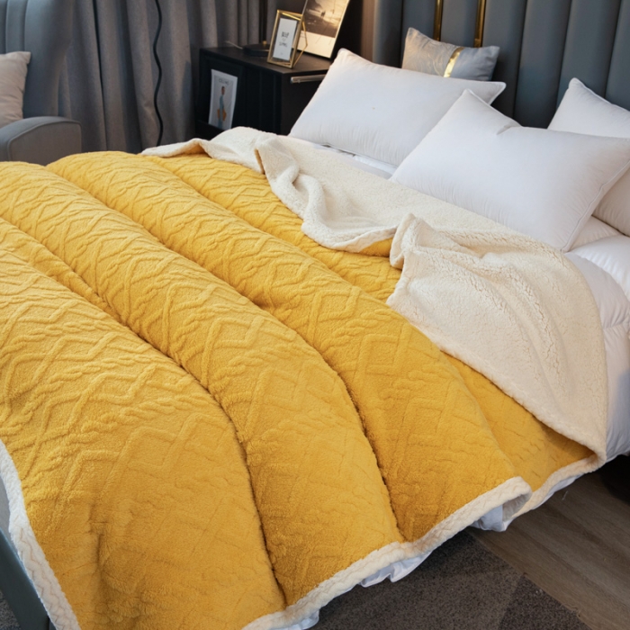 91家纺网 家纺一手货源 找家纺 卡琪曼 2022双面塔芙绒羊羔绒毛毯办公室午睡盖毯子 黄色