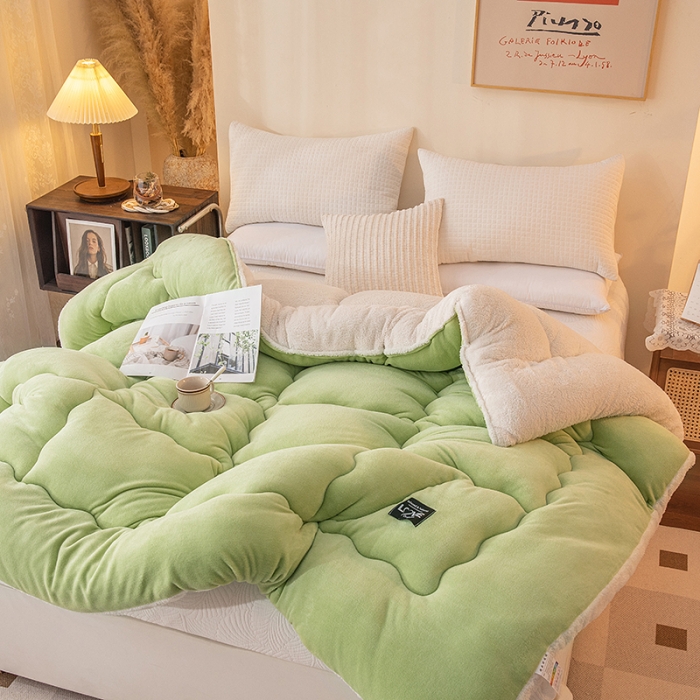 91家纺网 家纺一手货源 找家纺 永耀-2022新款直播供货牛奶绒冬被子芯 绿色