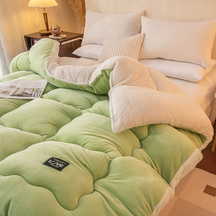 91家纺网 家纺一手货源 找家纺 永耀-2022新款直播供货牛奶绒冬被子芯 绿色