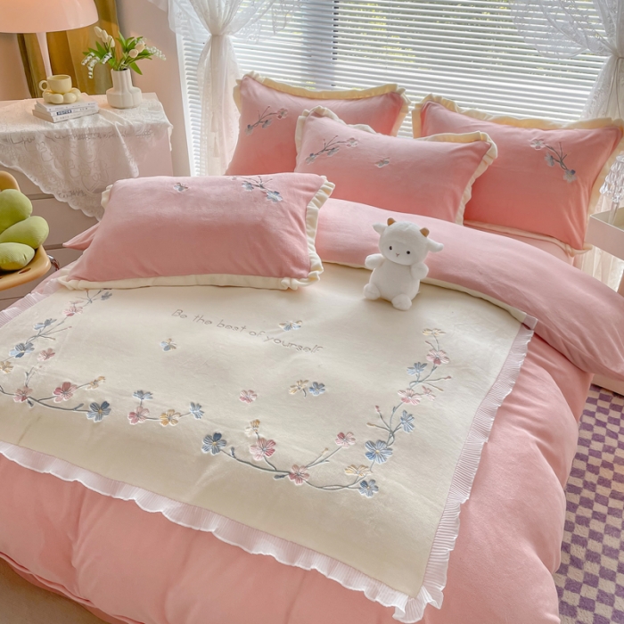 91家纺网 家纺一手货源 找家纺 （总）可以家居 2022新款牛奶绒四件套-祖马珑