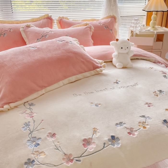 91家纺网 家纺一手货源 找家纺 （总）可以家居 2022新款牛奶绒四件套-祖马珑