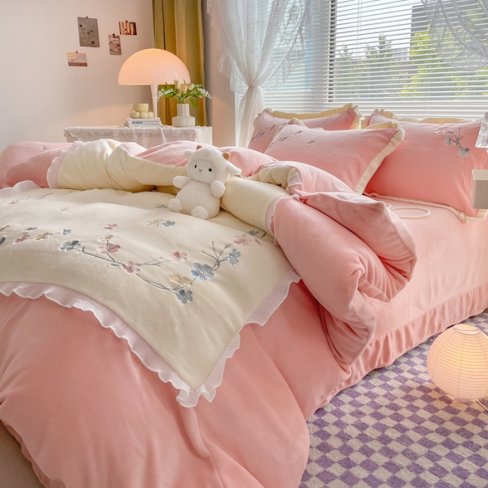 91家纺网 家纺一手货源 找家纺 （总）可以家居 2022新款牛奶绒四件套-祖马珑