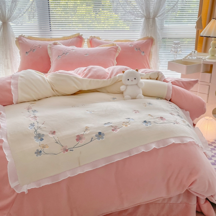 91家纺网 家纺一手货源 找家纺 （总）可以家居 2022新款牛奶绒四件套-祖马珑