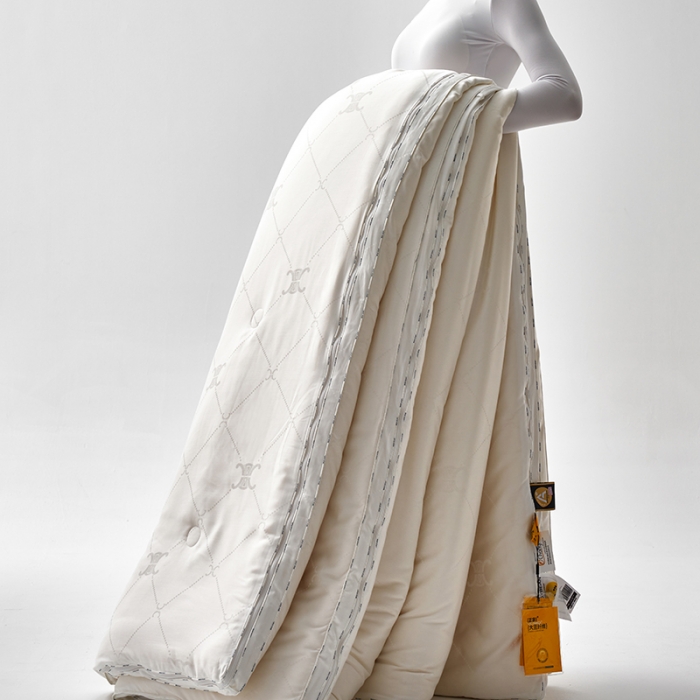 91家纺网 家纺一手货源 找家纺 莱福仕 2022新款60提花李官奇大豆子母被- 爱丽丝-本白