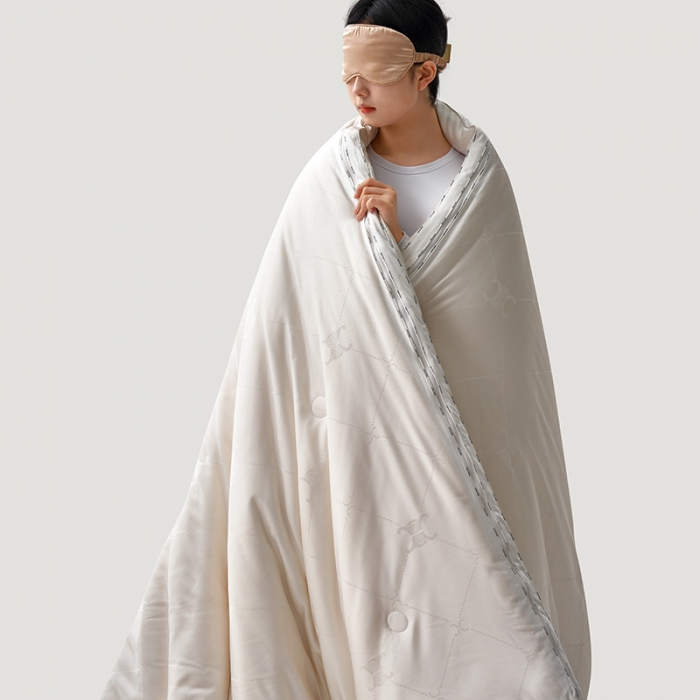 91家纺网 家纺一手货源 找家纺 莱福仕 2022新款60提花李官奇大豆子母被- 爱丽丝-本白