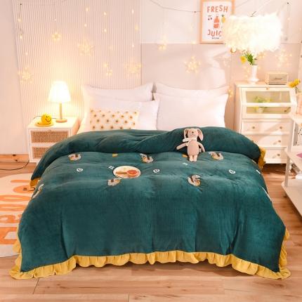 91家纺网 家纺一手货源 找家纺 甜之梦 2025新款毛巾绣牛奶绒被套 乖乖龙墨绿