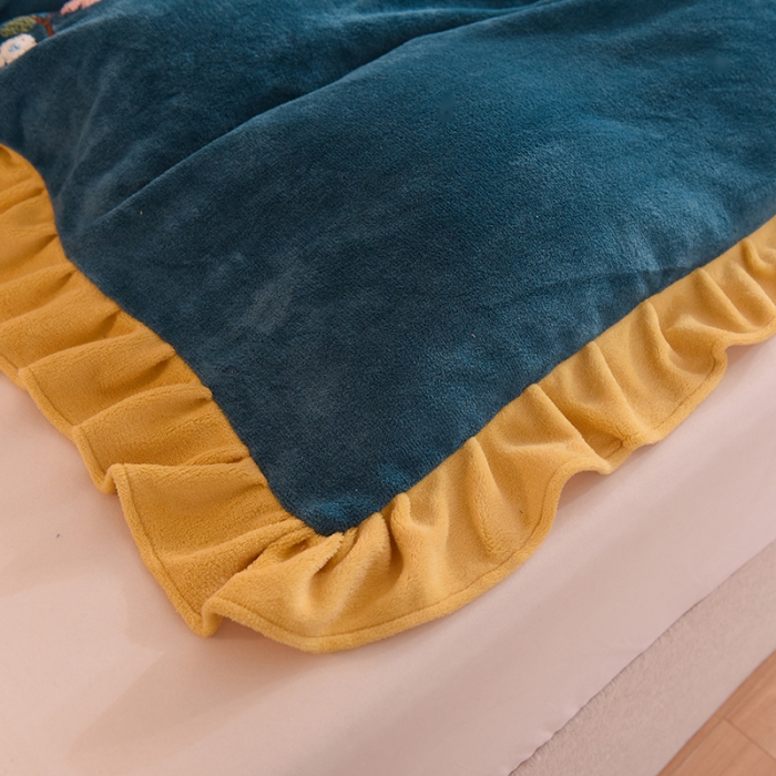 91家纺网 家纺一手货源 找家纺 甜之梦 2025新款毛巾绣牛奶绒被套 满天星宝石蓝