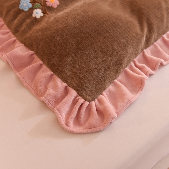 91家纺网 家纺一手货源 找家纺 甜之梦 2025新款毛巾绣牛奶绒被套 满天星奶茶咖