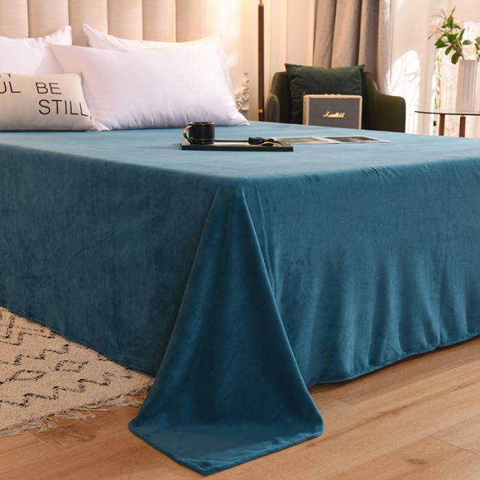 91家纺网 家纺一手货源 找家纺 甜之梦 2025新款毛巾绣牛奶绒床单 满天星宝石蓝