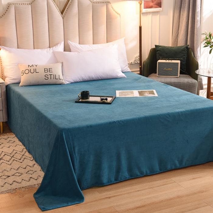 91家纺网 家纺一手货源 找家纺 甜之梦 2025新款毛巾绣牛奶绒床单 小熊宝可梦宝石蓝