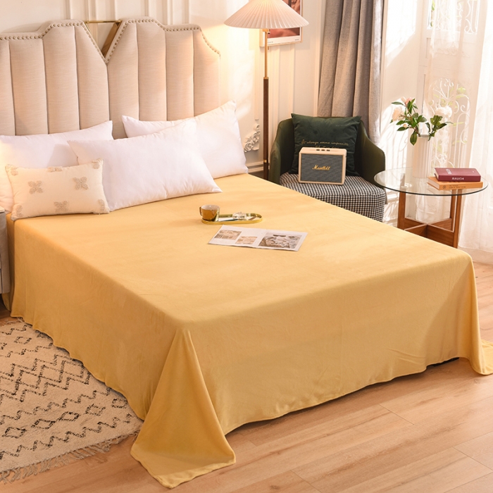 91家纺网 家纺一手货源 找家纺 甜之梦 2025新款毛巾绣牛奶绒床单 小熊宝可梦嫩黄