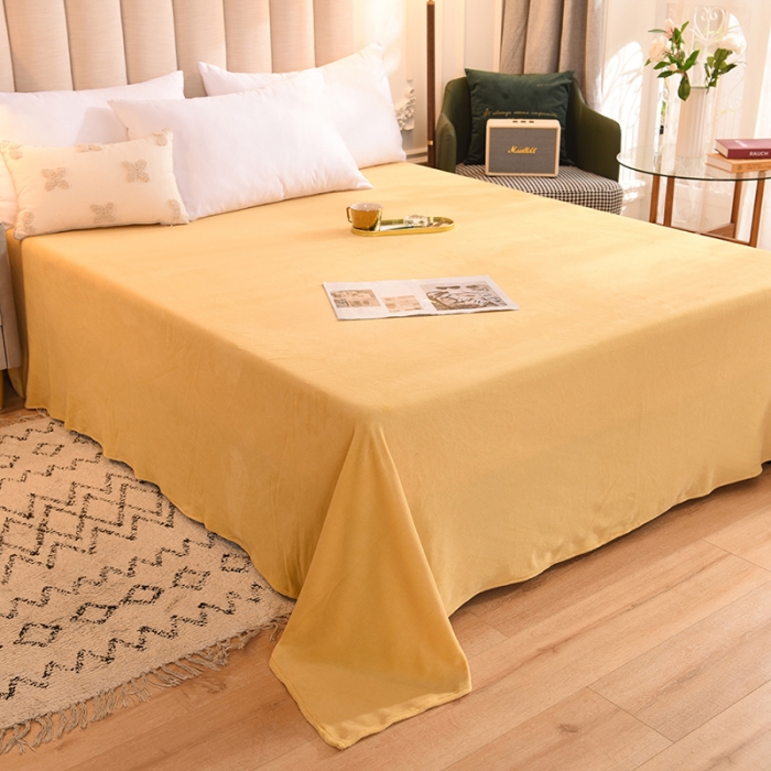 91家纺网 家纺一手货源 找家纺 甜之梦 2025新款毛巾绣牛奶绒床单 小熊宝可梦嫩黄