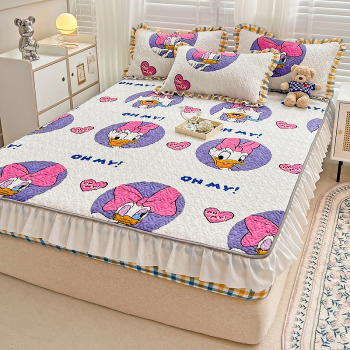 91家纺网 家纺一手货源 找家纺 金丝鸟 2022新款迪士尼系列夹棉绗缝牛奶绒花边床笠 美美鸭