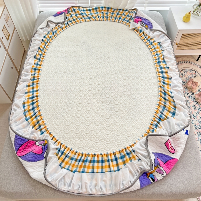 91家纺网 家纺一手货源 找家纺 金丝鸟 2022新款迪士尼系列夹棉绗缝牛奶绒花边床笠 美美鸭