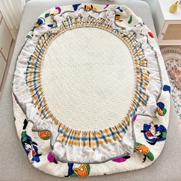 91家纺网 家纺一手货源 找家纺 金丝鸟 2022新款迪士尼系列夹棉绗缝牛奶绒花边床笠 米奇唐老鸭