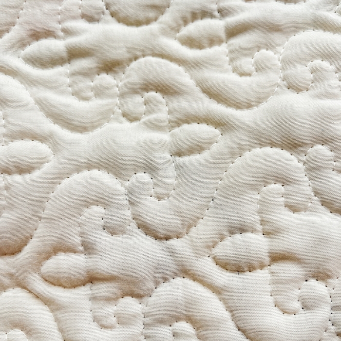 91家纺网 家纺一手货源 找家纺 金丝鸟 2022新款迪士尼系列夹棉绗缝牛奶绒花边床笠 甜蜜动物园