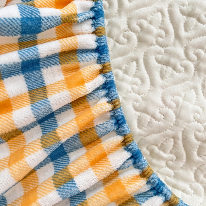 91家纺网 家纺一手货源 找家纺 金丝鸟 2022新款迪士尼系列夹棉绗缝牛奶绒花边床笠 跳跳虎