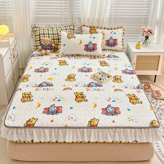 91家纺网 家纺一手货源 找家纺 金丝鸟 2022新款迪士尼系列夹棉绗缝牛奶绒花边床笠 小飞象