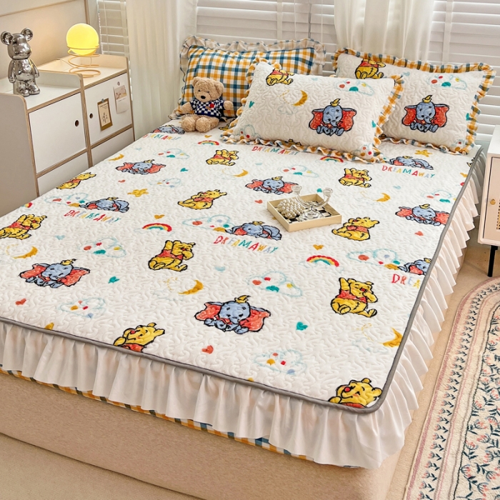 91家纺网 家纺一手货源 找家纺 金丝鸟 2022新款迪士尼系列夹棉绗缝牛奶绒花边床笠 小飞象