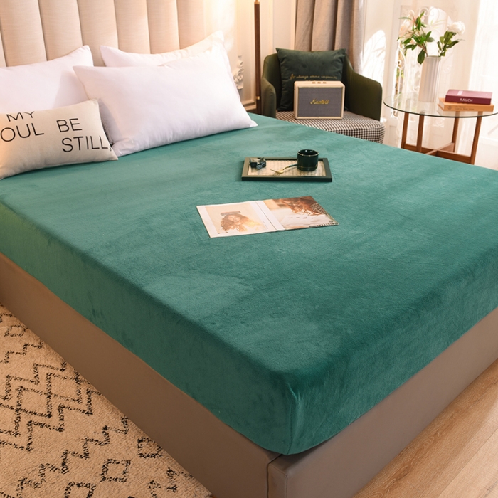 91家纺网 家纺一手货源 找家纺 甜之梦 2025新款毛巾绣牛奶绒床笠 乖乖龙墨绿