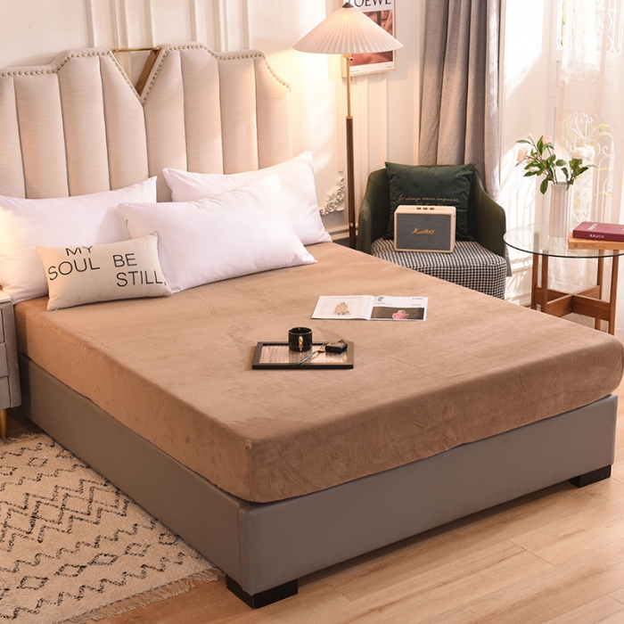 91家纺网 家纺一手货源 找家纺 甜之梦 2025新款毛巾绣牛奶绒床笠 乖乖龙奶茶咖