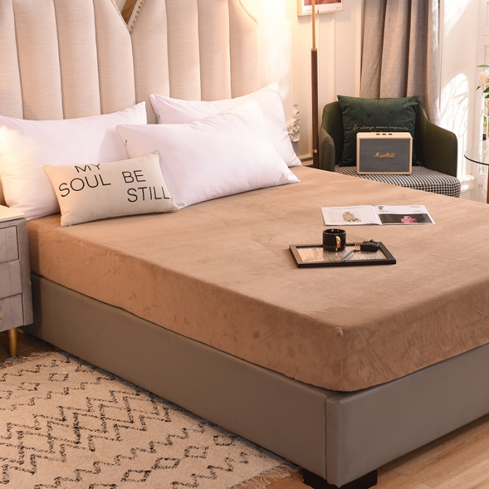 91家纺网 家纺一手货源 找家纺 甜之梦 2025新款毛巾绣牛奶绒床笠 乖乖龙奶茶咖