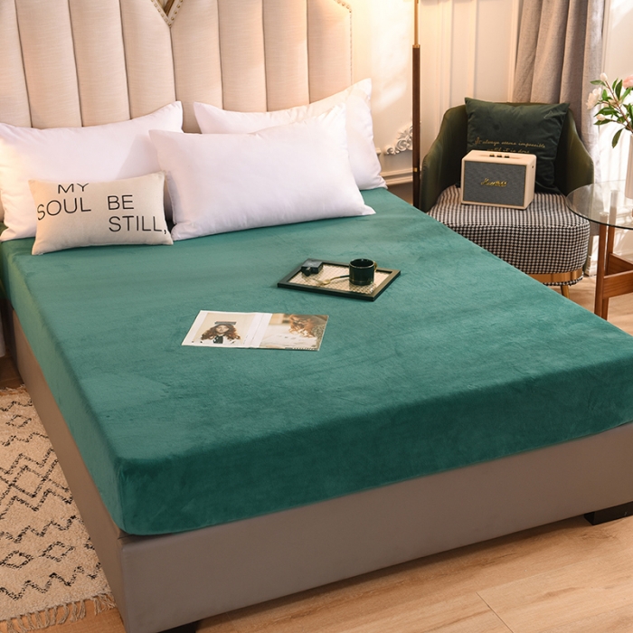 91家纺网 家纺一手货源 找家纺 甜之梦 2025新款毛巾绣牛奶绒床笠 满天星墨绿