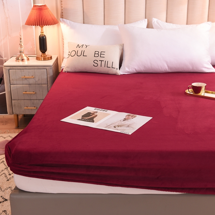 91家纺网 家纺一手货源 找家纺 甜之梦 2025新款毛巾绣牛奶绒床笠 满天星洋酒红