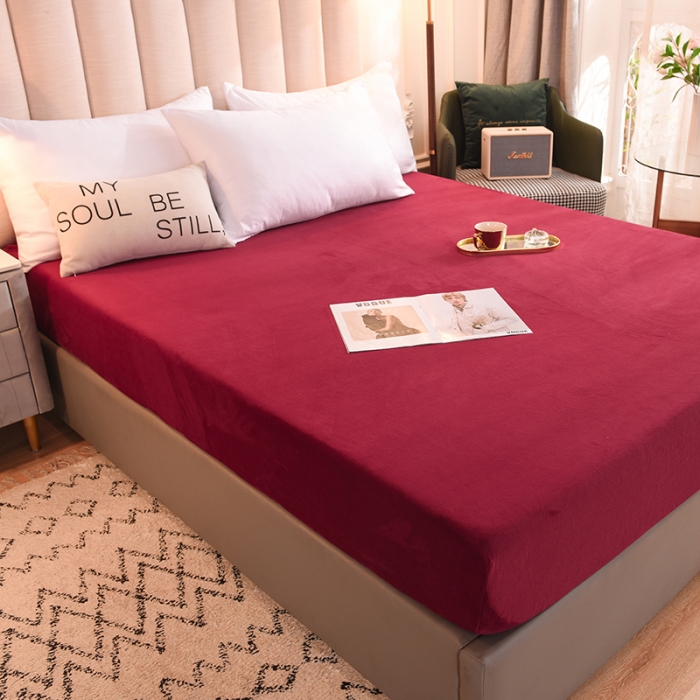 91家纺网 家纺一手货源 找家纺 甜之梦 2025新款毛巾绣牛奶绒床笠 满天星洋酒红