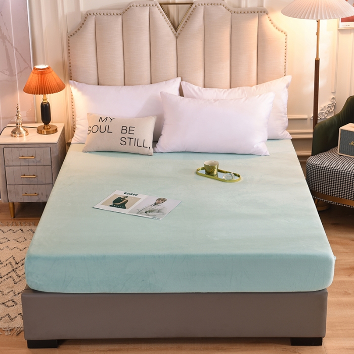 91家纺网 家纺一手货源 找家纺 甜之梦 2025新款毛巾绣牛奶绒床笠 小熊宝可梦嫩绿