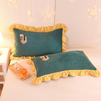 91家纺网 家纺一手货源 找家纺 甜之梦 2025新款毛巾绣牛奶绒枕套 48*74/对 乖乖龙墨绿