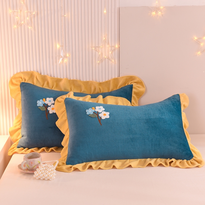 91家纺网 家纺一手货源 找家纺 甜之梦 2025新款毛巾绣牛奶绒枕套 48*74/对 满天星宝石蓝