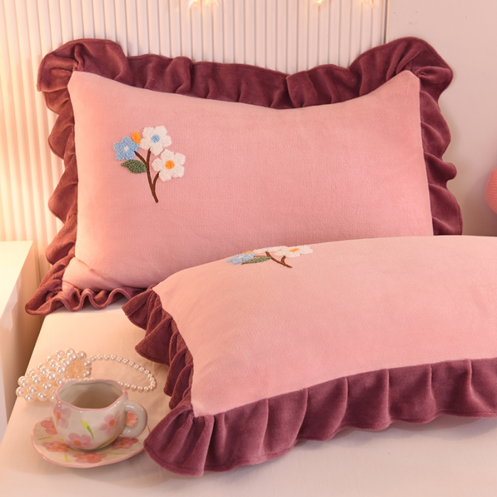 91家纺网 家纺一手货源 找家纺 甜之梦 2025新款毛巾绣牛奶绒枕套 48*74/对 满天星淡粉