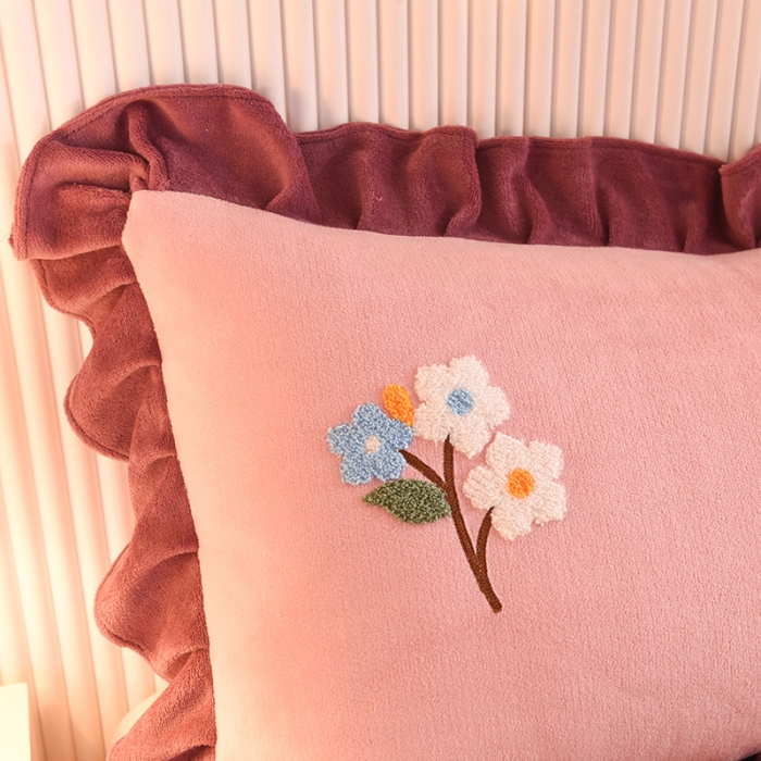 91家纺网 家纺一手货源 找家纺 甜之梦 2025新款毛巾绣牛奶绒枕套 48*74/对 满天星淡粉