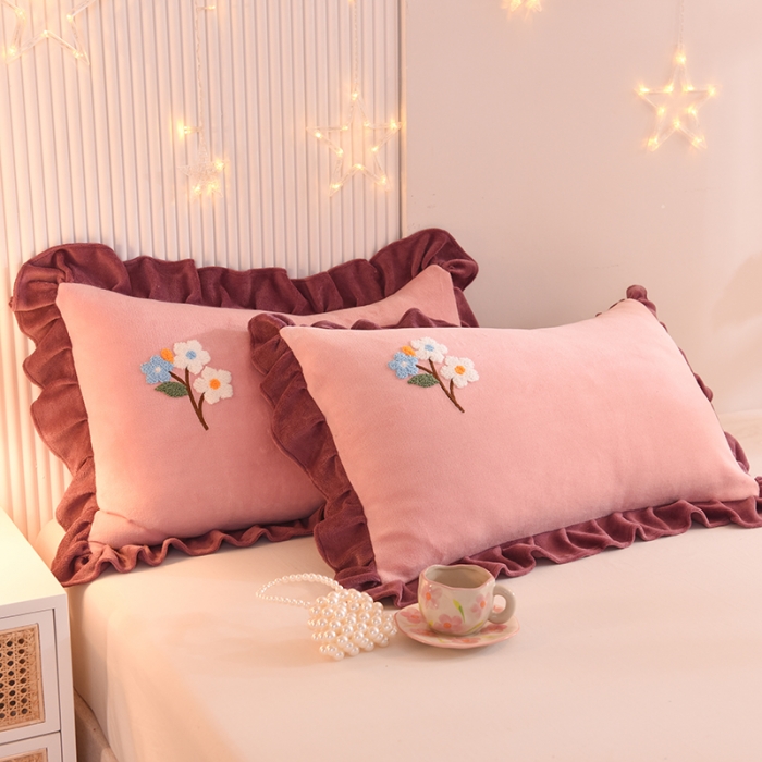 91家纺网 家纺一手货源 找家纺 甜之梦 2025新款毛巾绣牛奶绒枕套 48*74/对 满天星淡粉