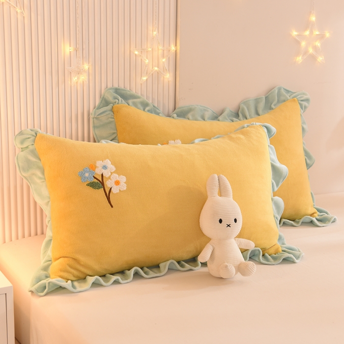 91家纺网 家纺一手货源 找家纺 甜之梦 新款毛巾绣牛奶绒枕套 48*74/对 满天星嫩黄